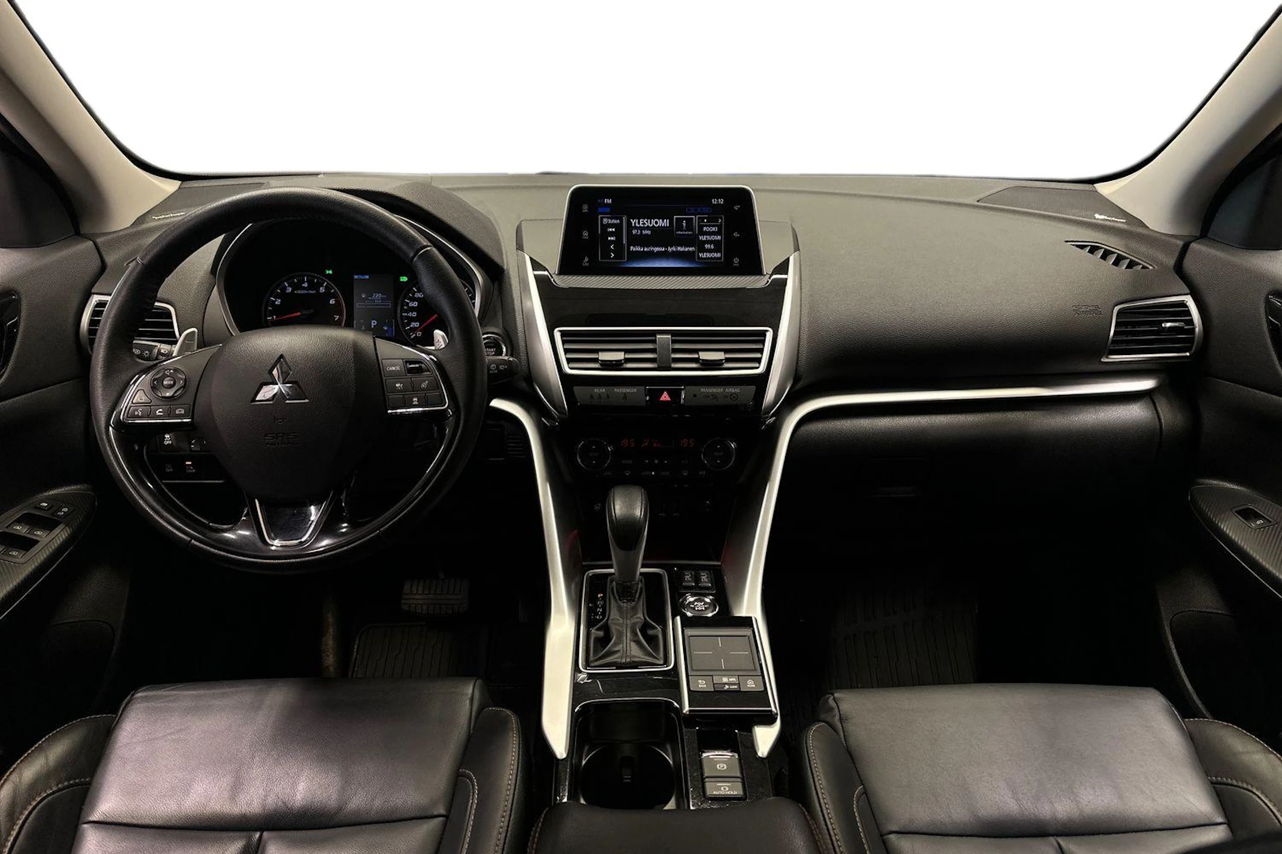 musta Mitsubishi Eclipse Cross 2020 kuva 9.