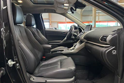 musta Mitsubishi Eclipse Cross 2020 kuva 15.