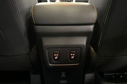 musta Mitsubishi Eclipse Cross 2020 kuva 16.