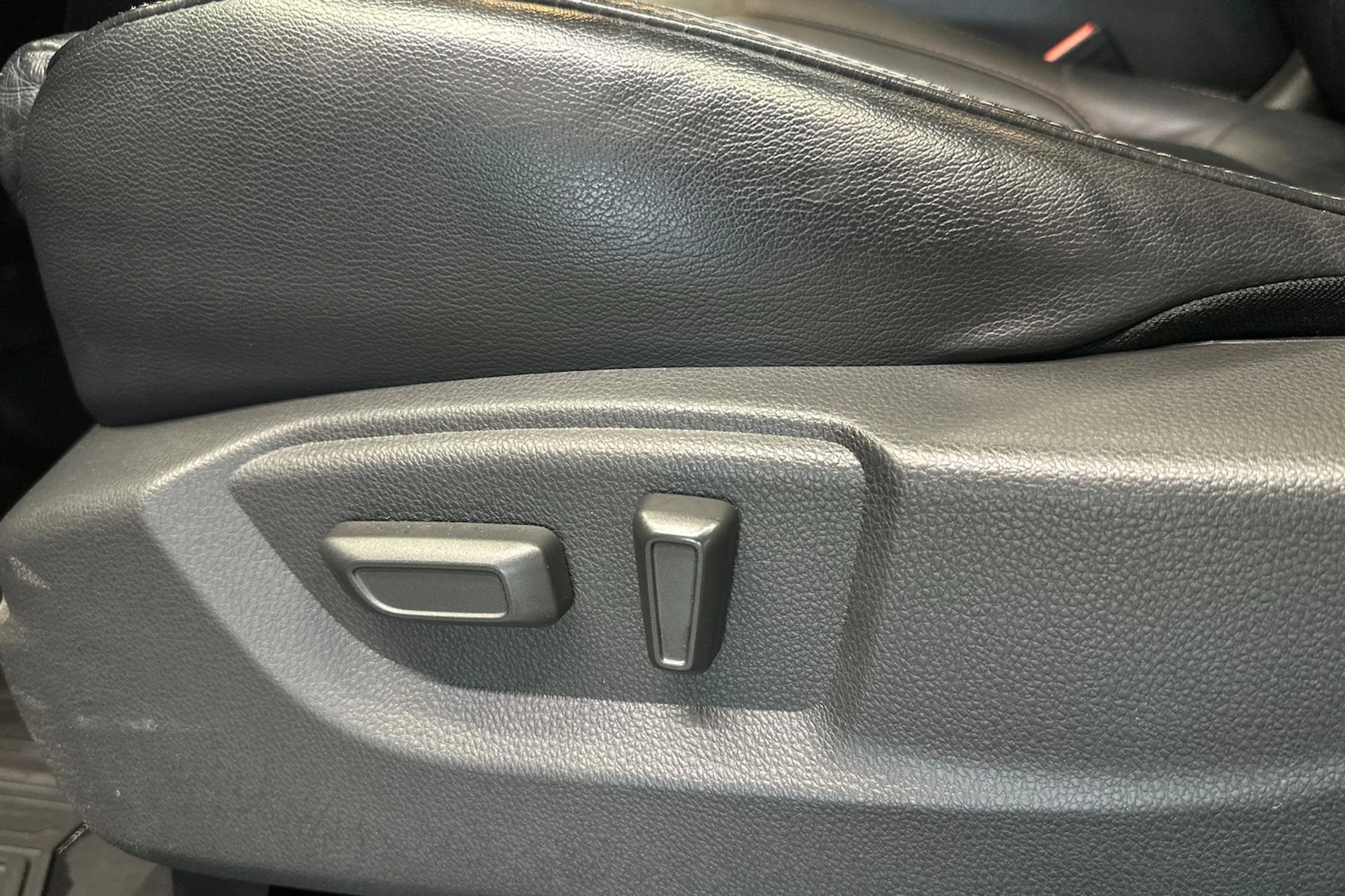 musta Mitsubishi Eclipse Cross 2020 kuva 18.