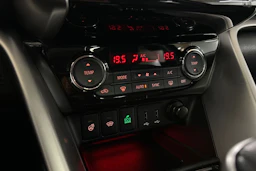 musta Mitsubishi Eclipse Cross 2020 kuva 24.