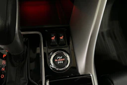 musta Mitsubishi Eclipse Cross 2020 kuva 25.