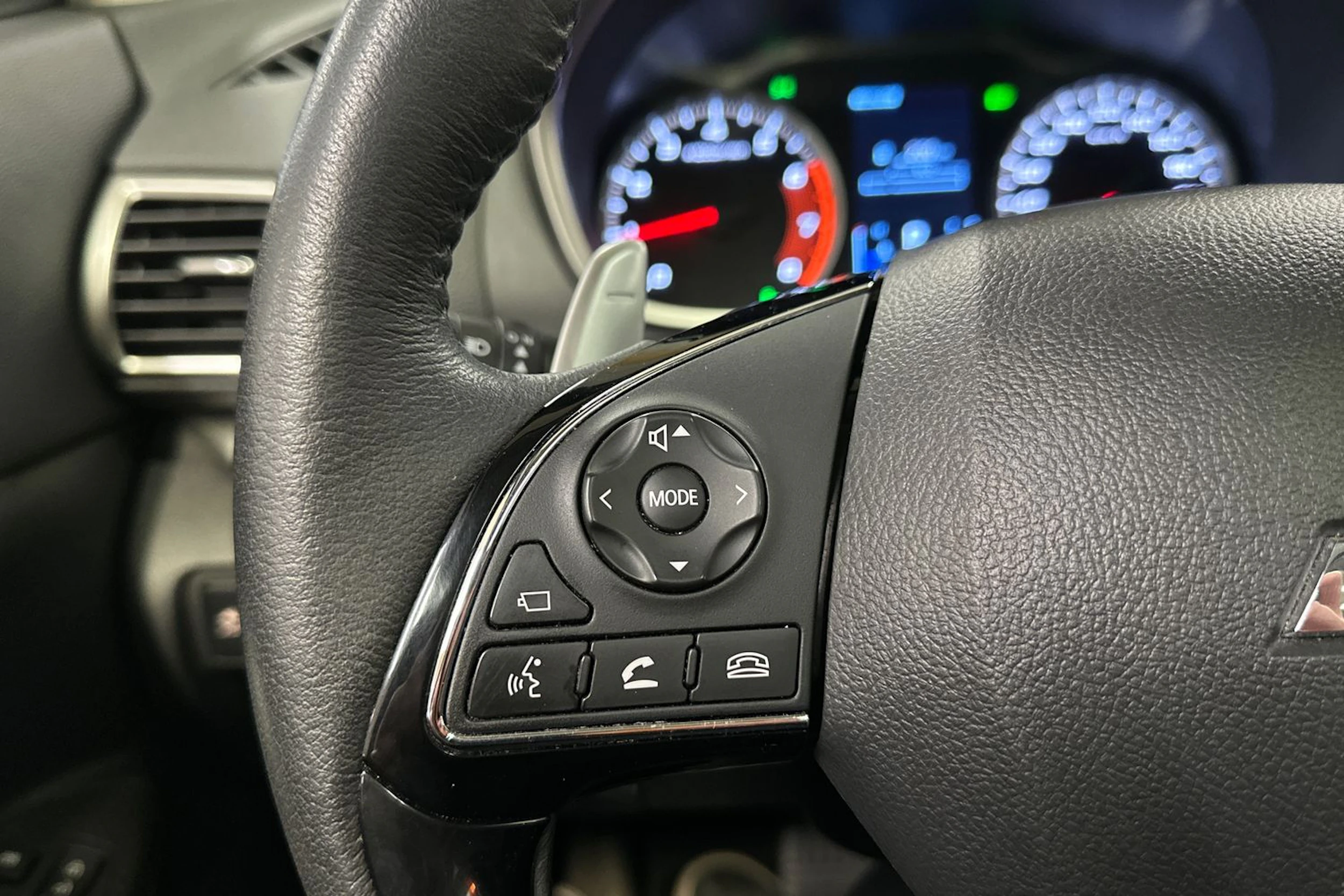 musta Mitsubishi Eclipse Cross 2020 kuva 28.