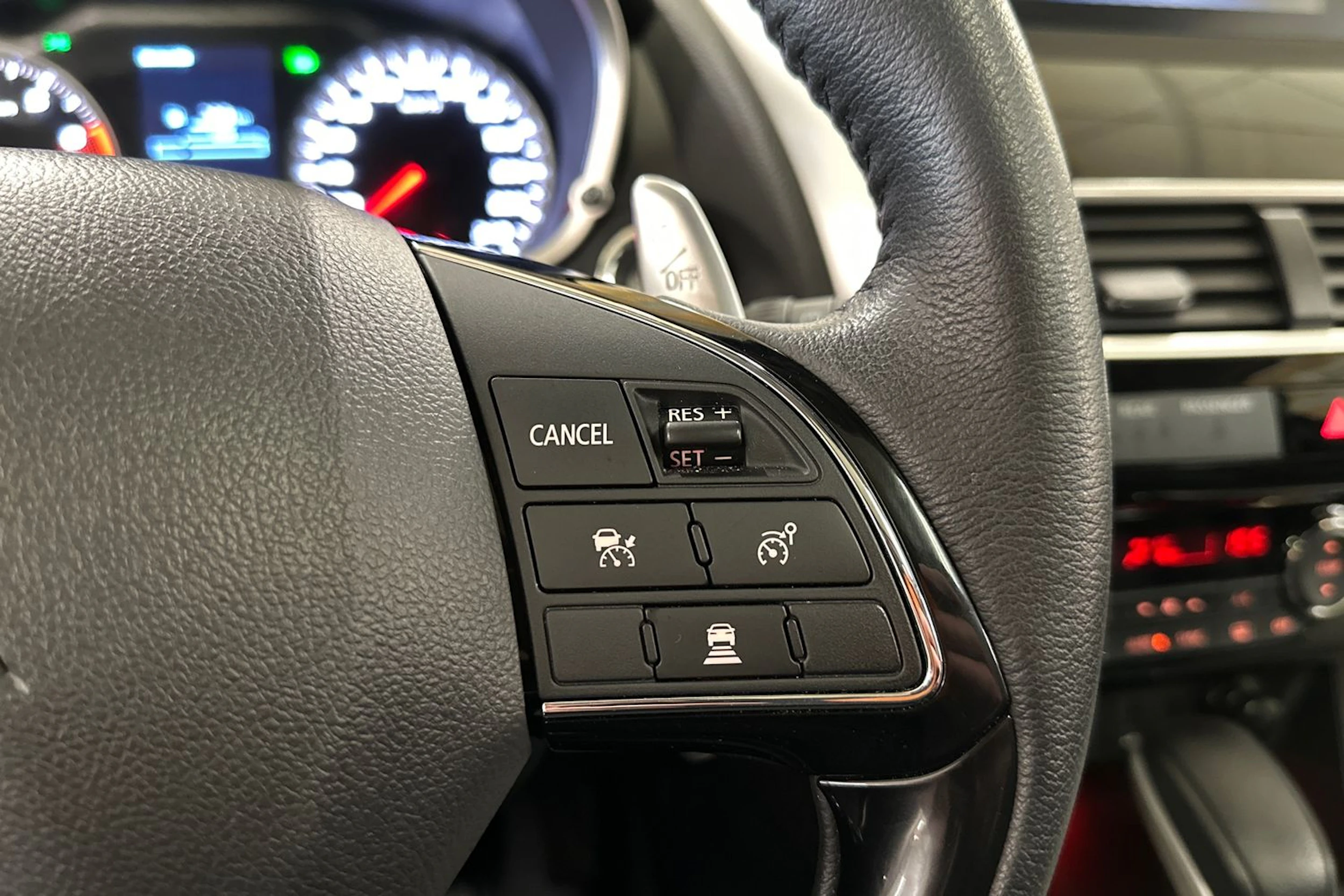 musta Mitsubishi Eclipse Cross 2020 kuva 29.
