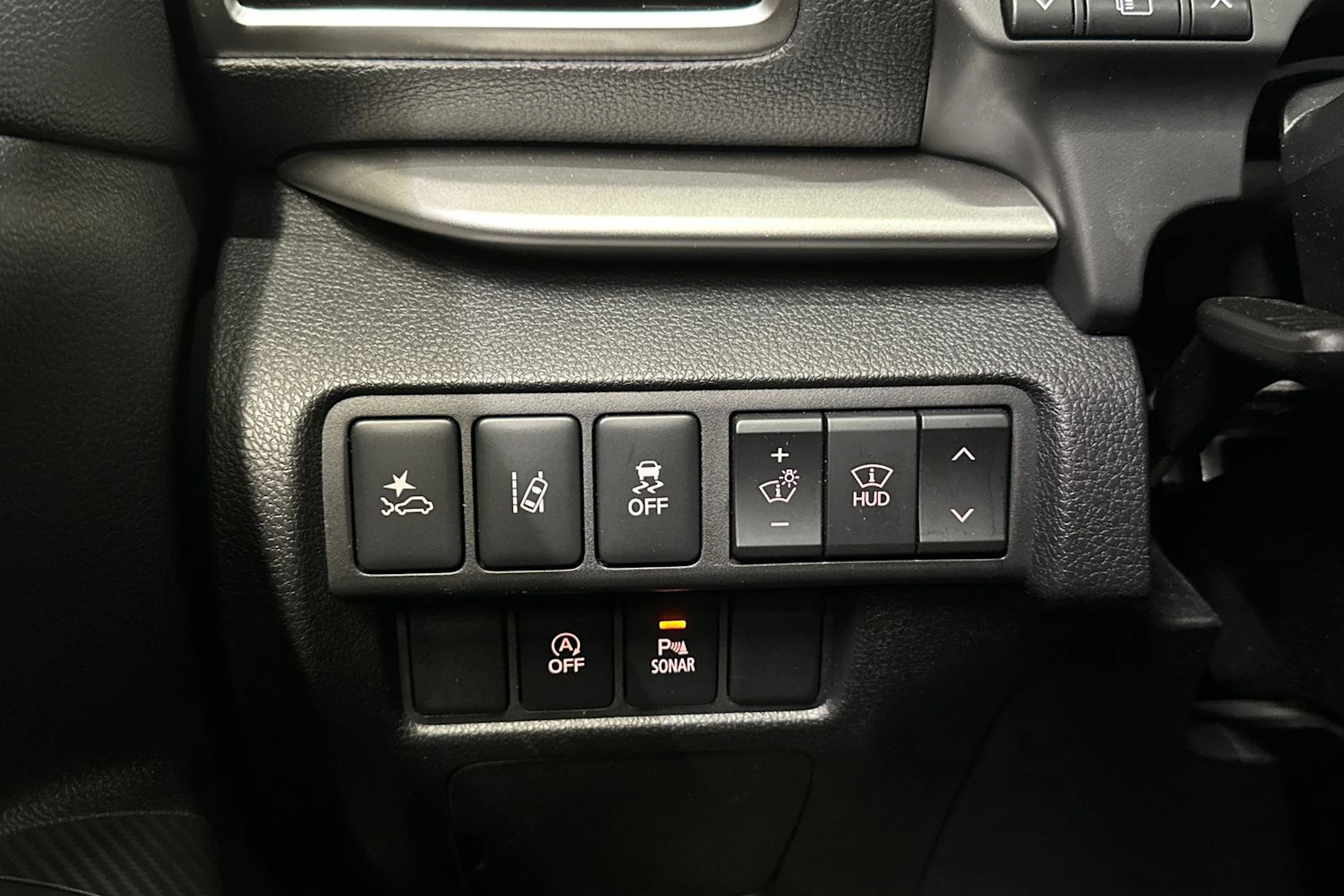 musta Mitsubishi Eclipse Cross 2020 kuva 30.