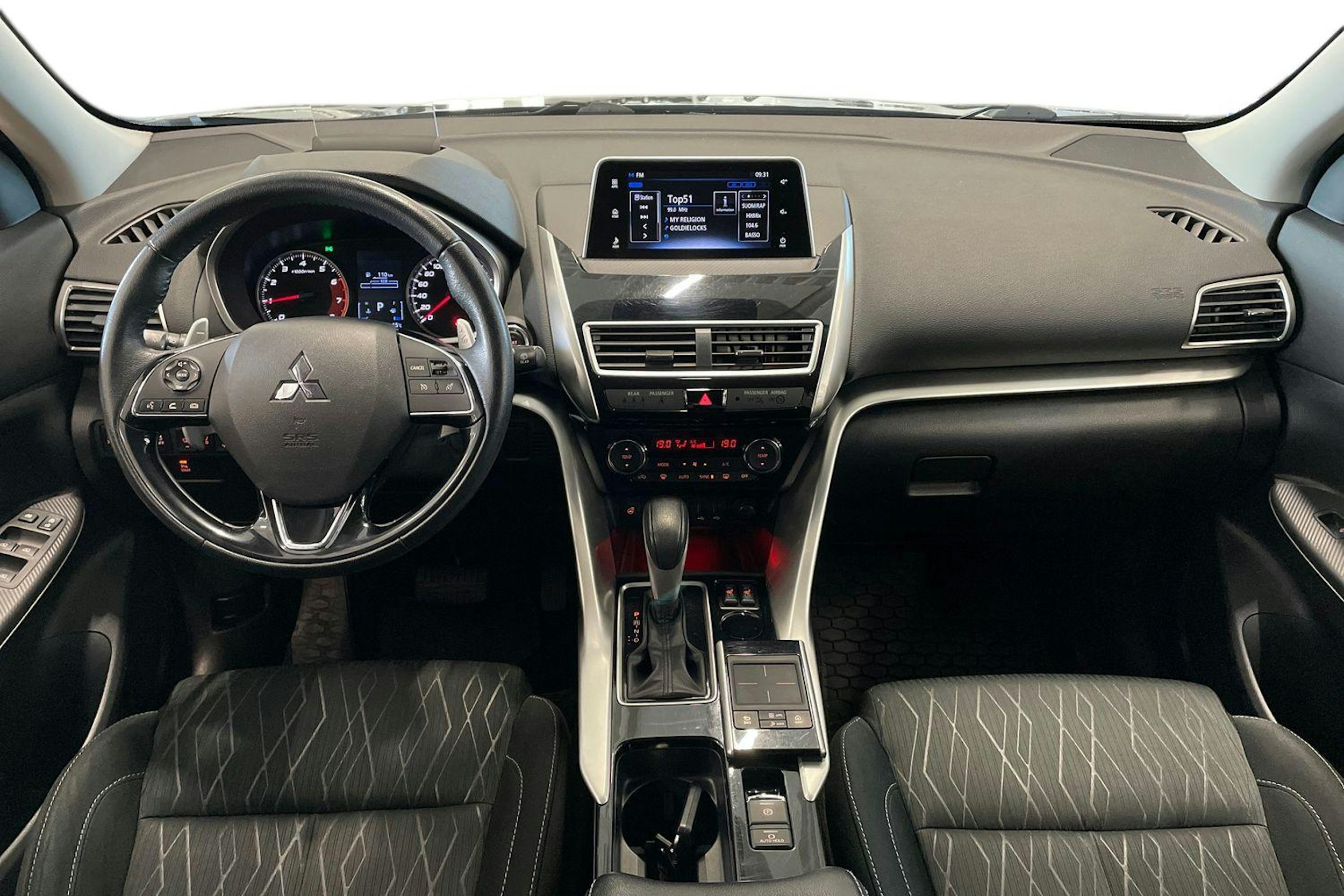 musta Mitsubishi Eclipse Cross 2020 kuva 9.