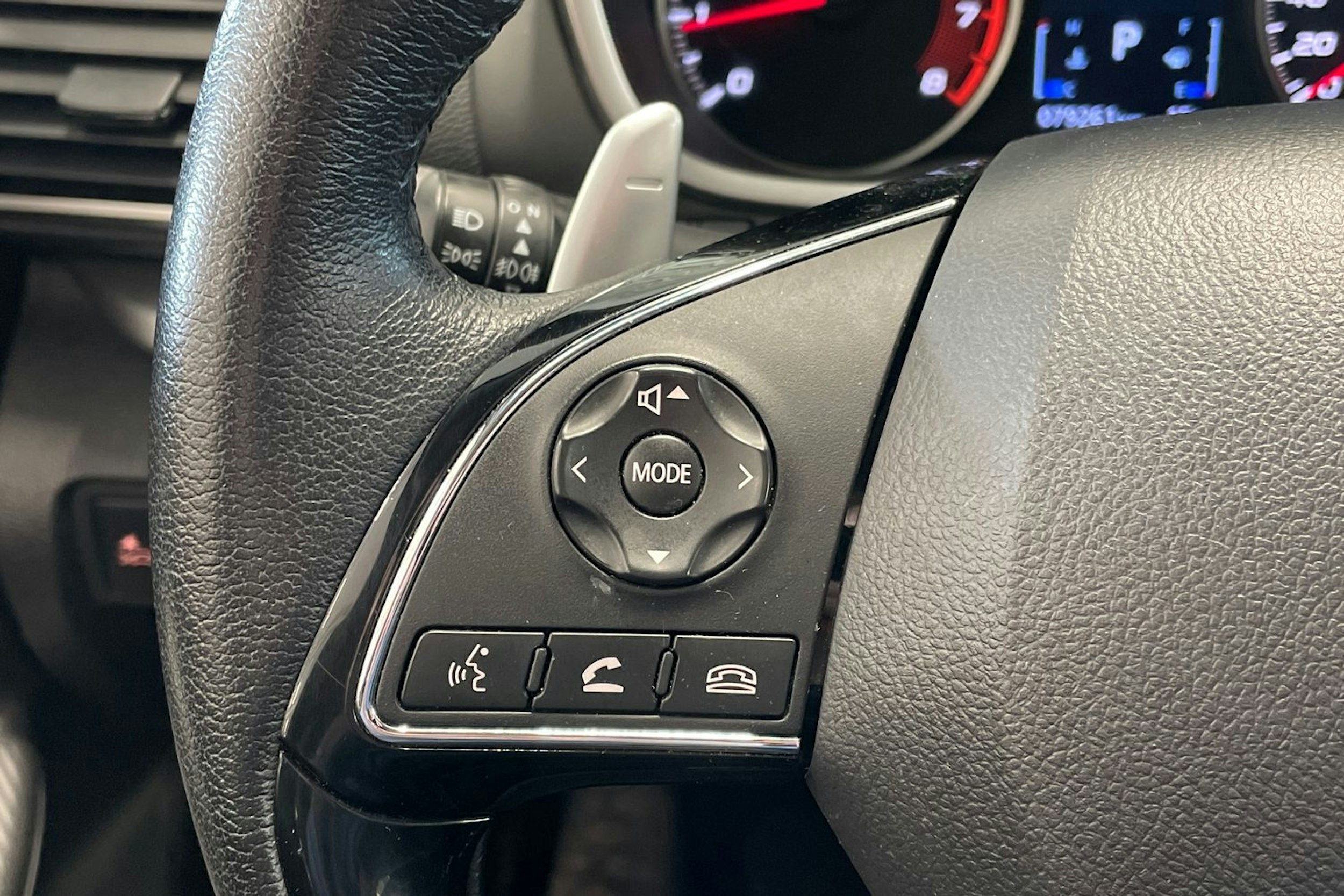 musta Mitsubishi Eclipse Cross 2020 kuva 17.