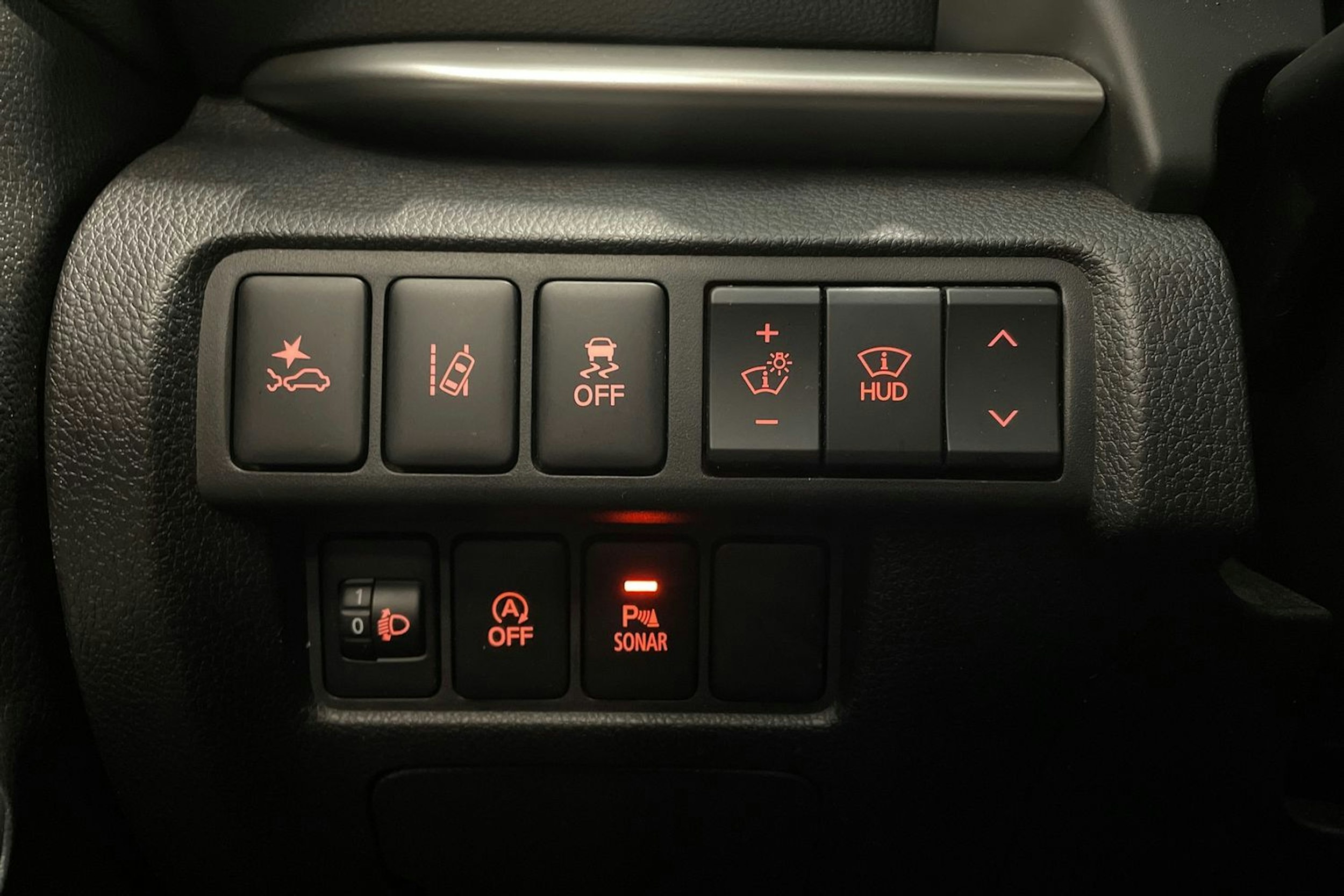 musta Mitsubishi Eclipse Cross 2020 kuva 25.