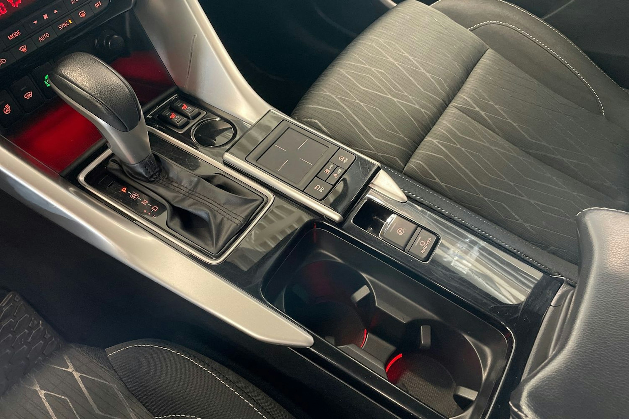 musta Mitsubishi Eclipse Cross 2020 kuva 27.