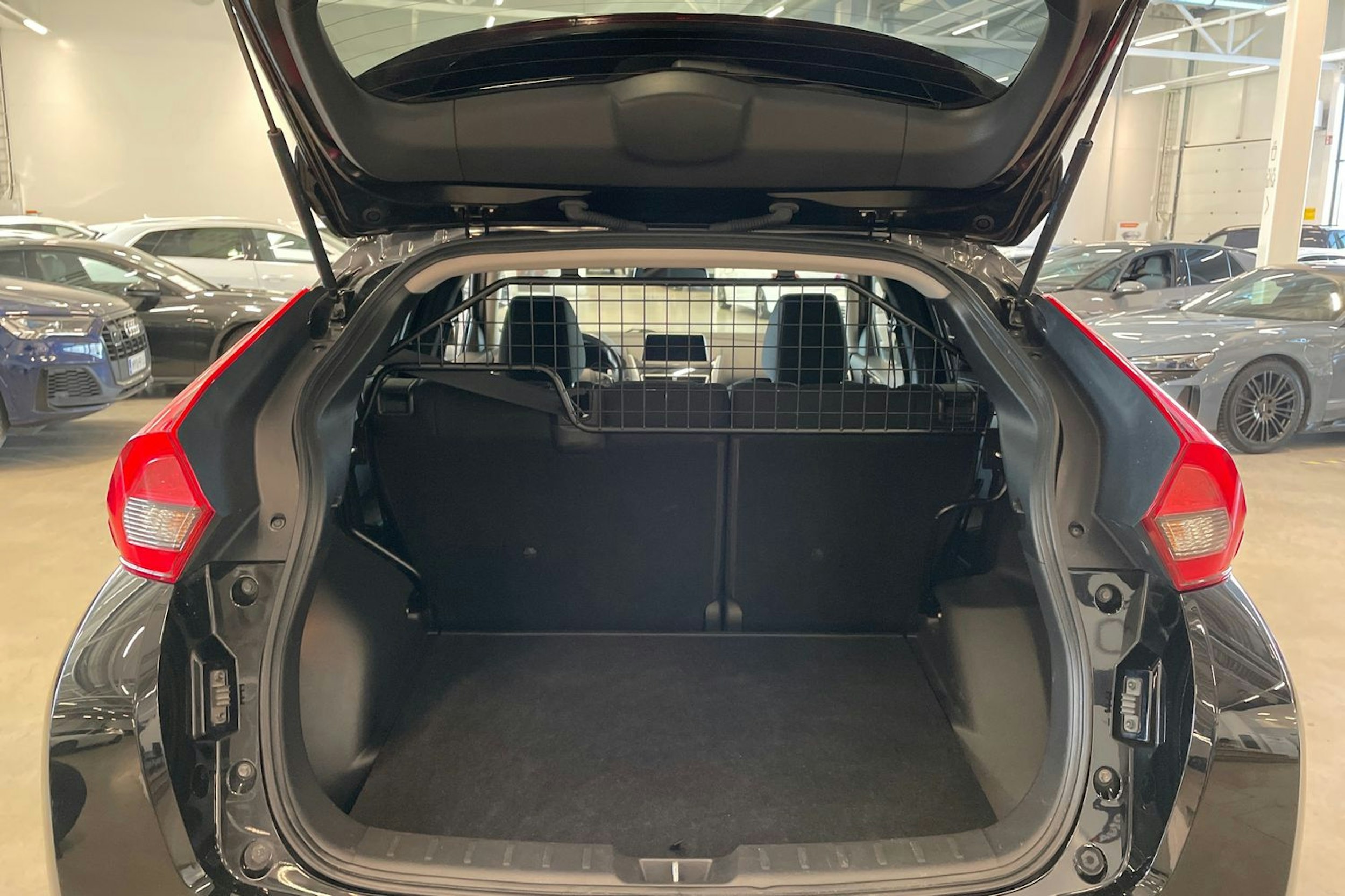 musta Mitsubishi Eclipse Cross 2020 kuva 29.