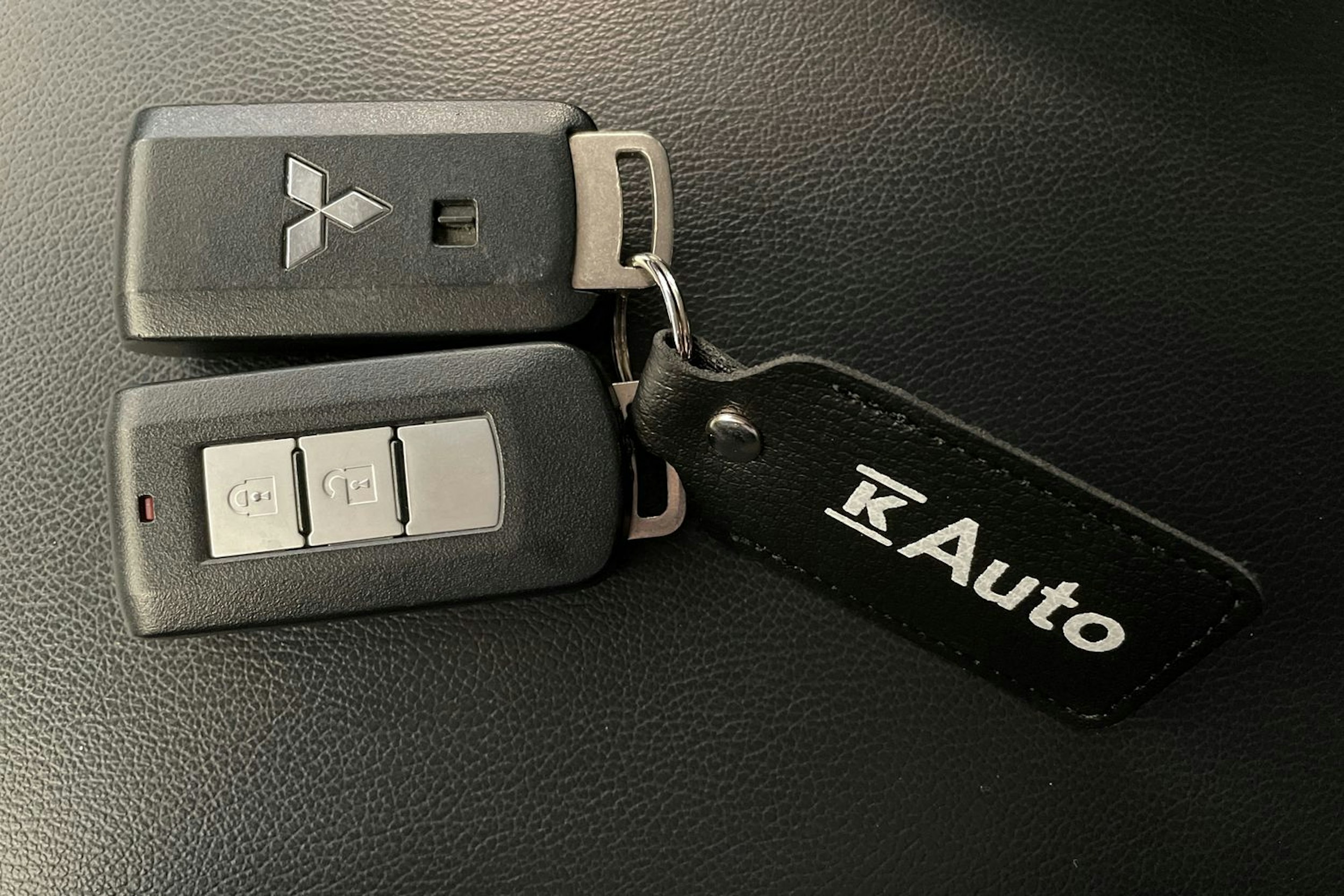 musta Mitsubishi Eclipse Cross 2020 kuva 33.