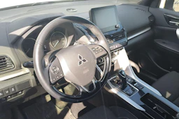 Harmaa Mitsubishi Eclipse Cross 2021 kuva 3.