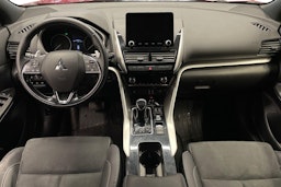 punainen Mitsubishi Eclipse Cross 2021 kuva 7.