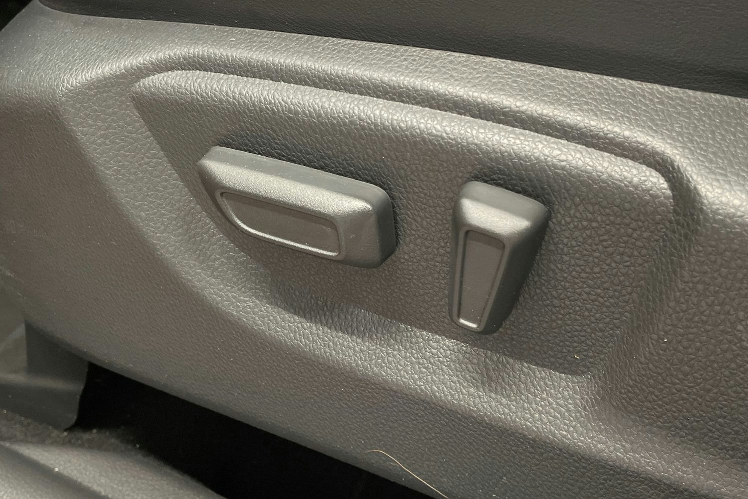 punainen Mitsubishi Eclipse Cross 2021 kuva 12.