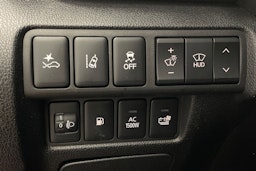 punainen Mitsubishi Eclipse Cross 2021 kuva 13.