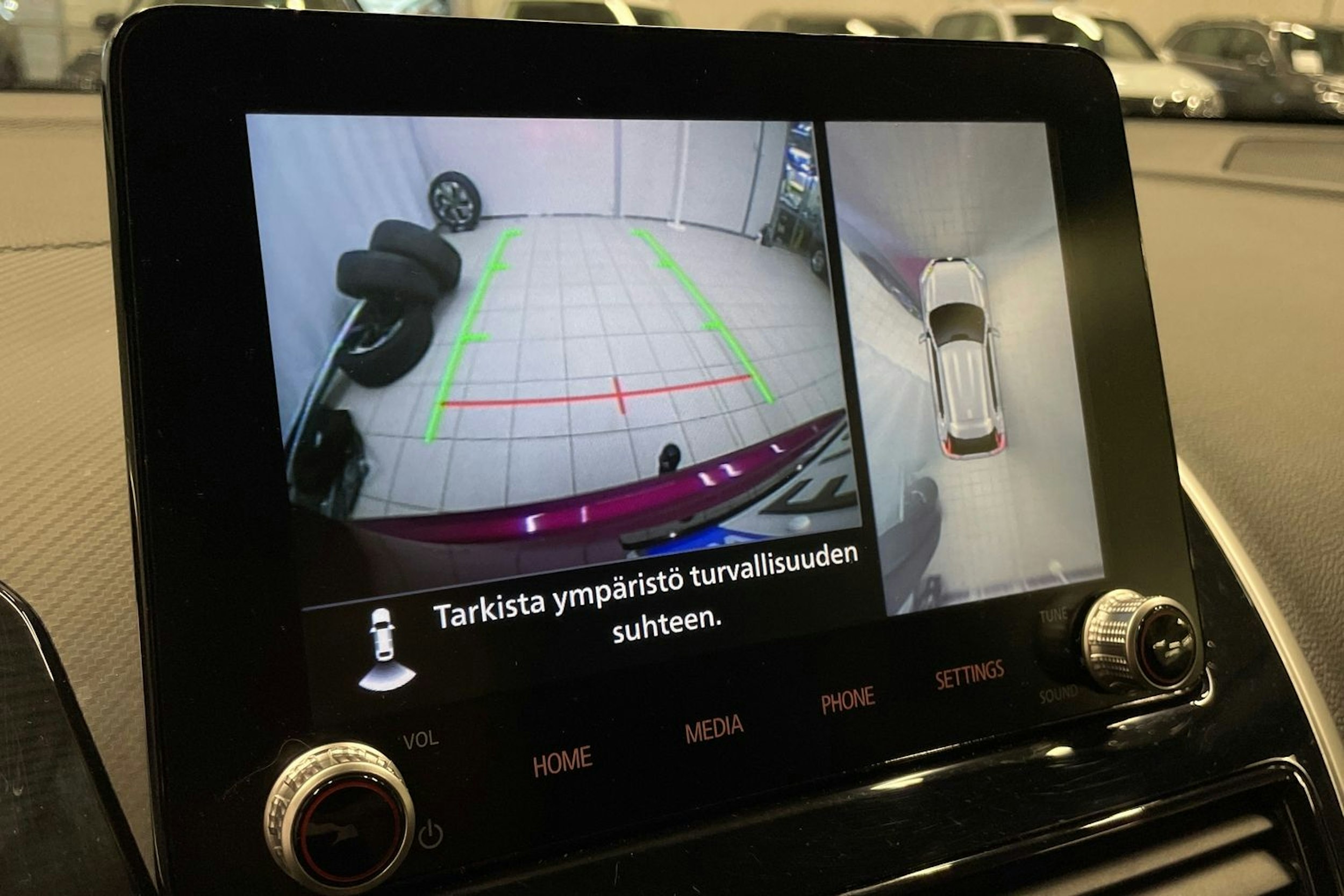 punainen Mitsubishi Eclipse Cross 2021 kuva 20.