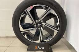 punainen Mitsubishi Eclipse Cross 2021 kuva 23.