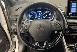 valkoinen Mitsubishi Eclipse Cross 2021 kuva 14.