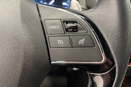 valkoinen Mitsubishi Eclipse Cross 2021 kuva 15.