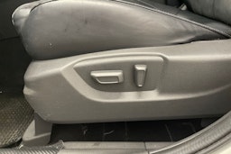 valkoinen Mitsubishi Eclipse Cross 2021 kuva 20.
