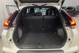 valkoinen Mitsubishi Eclipse Cross 2021 kuva 21.