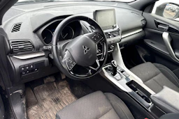 musta Mitsubishi Eclipse Cross 2021 kuva 3.