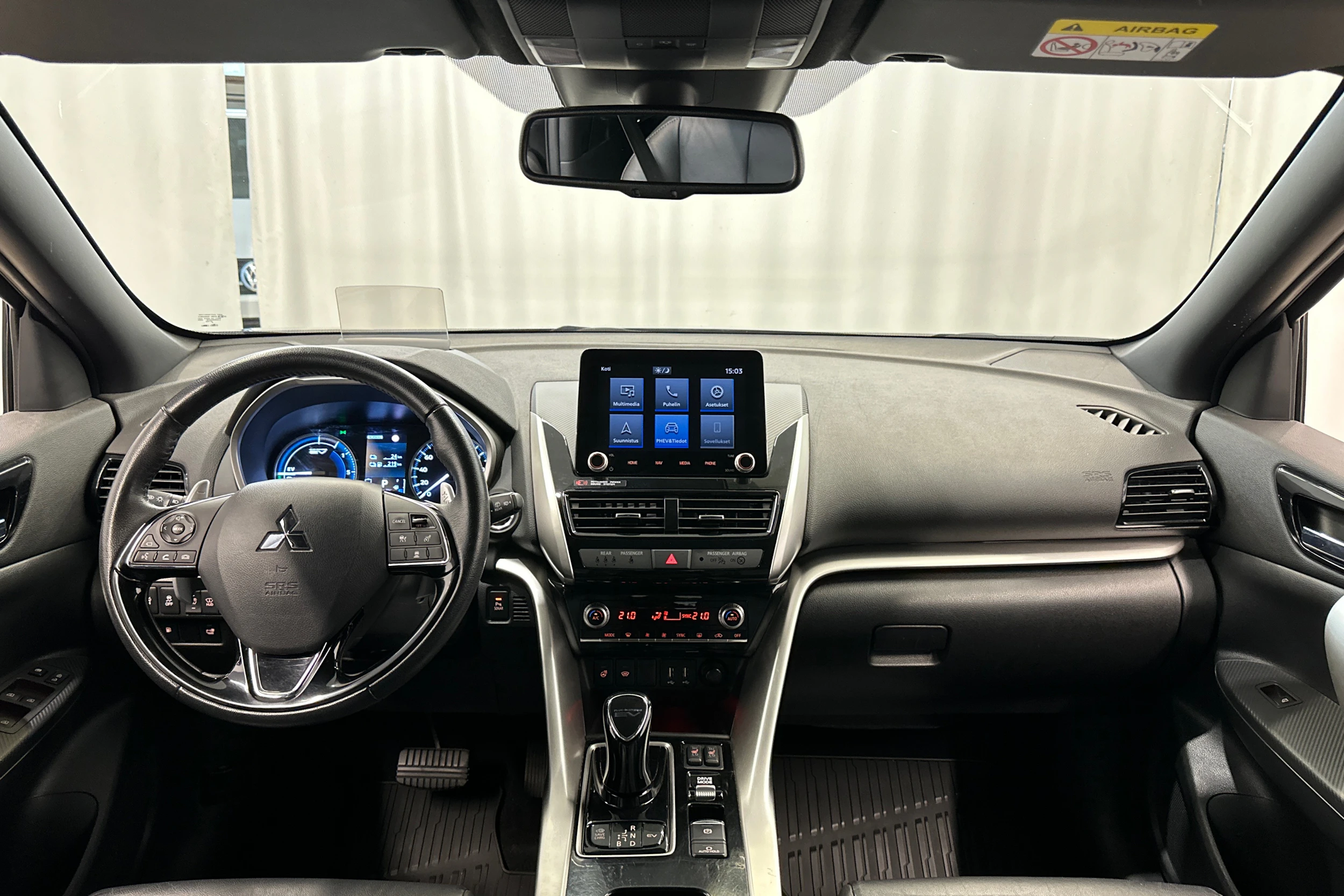 musta Mitsubishi Eclipse Cross 2021 kuva 11.