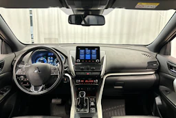 musta Mitsubishi Eclipse Cross 2021 kuva 11.
