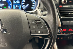 musta Mitsubishi Eclipse Cross 2021 kuva 14.