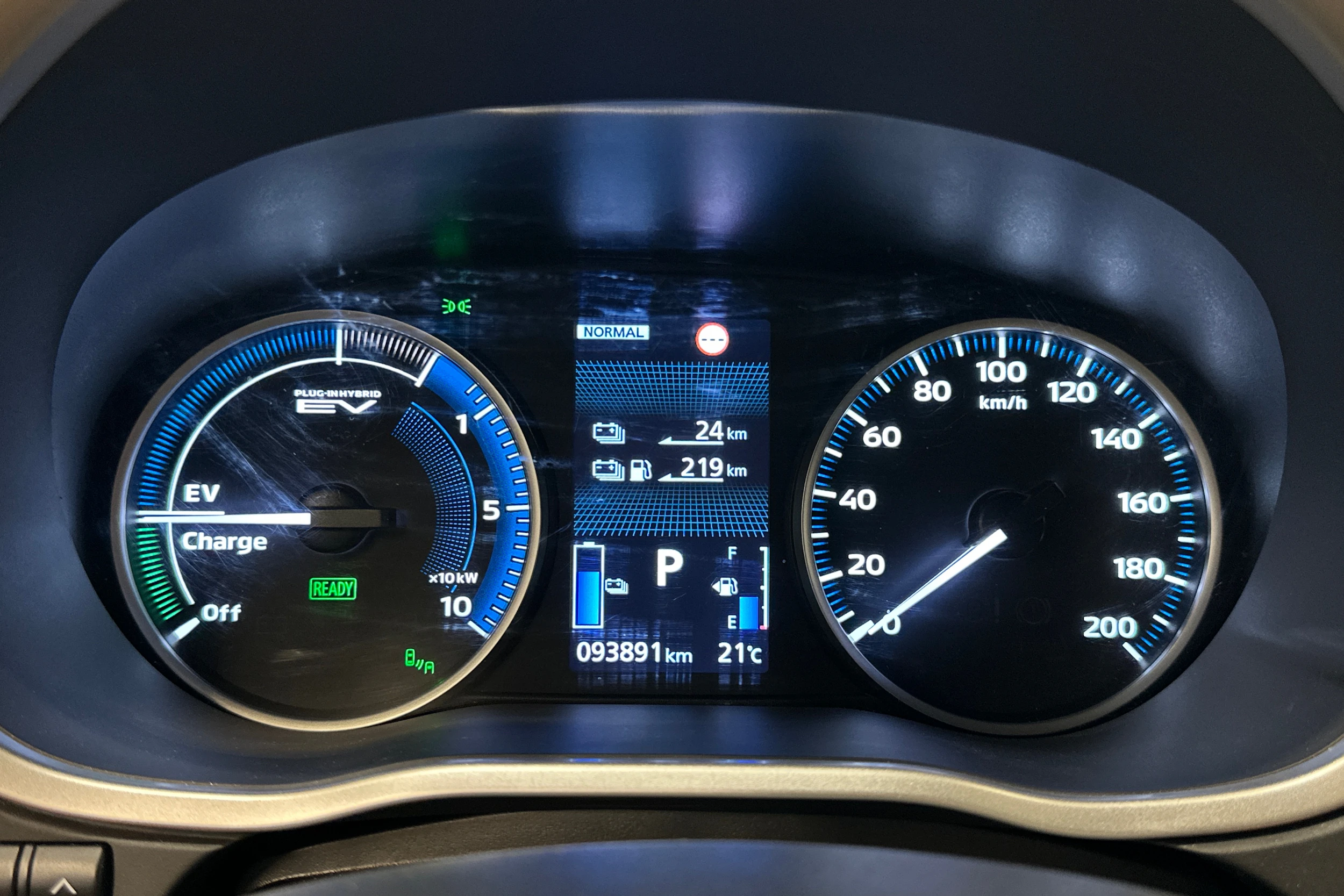 musta Mitsubishi Eclipse Cross 2021 kuva 15.