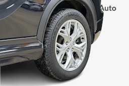 musta Mitsubishi Eclipse Cross 2021 kuva 11.