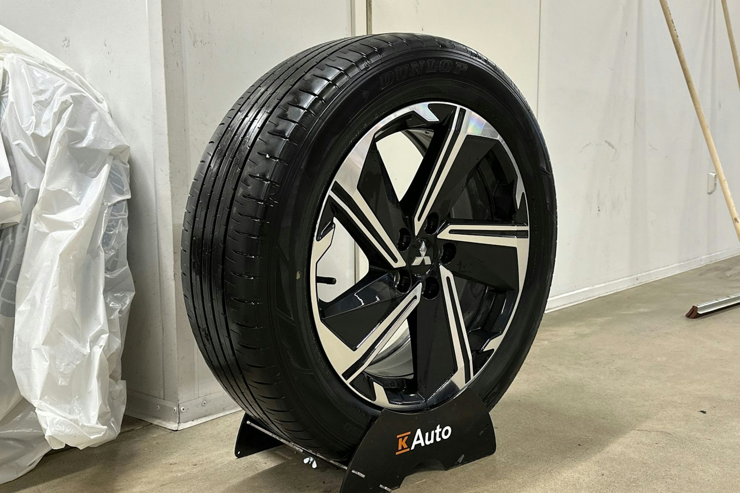 musta Mitsubishi Eclipse Cross 2021 kuva 13.