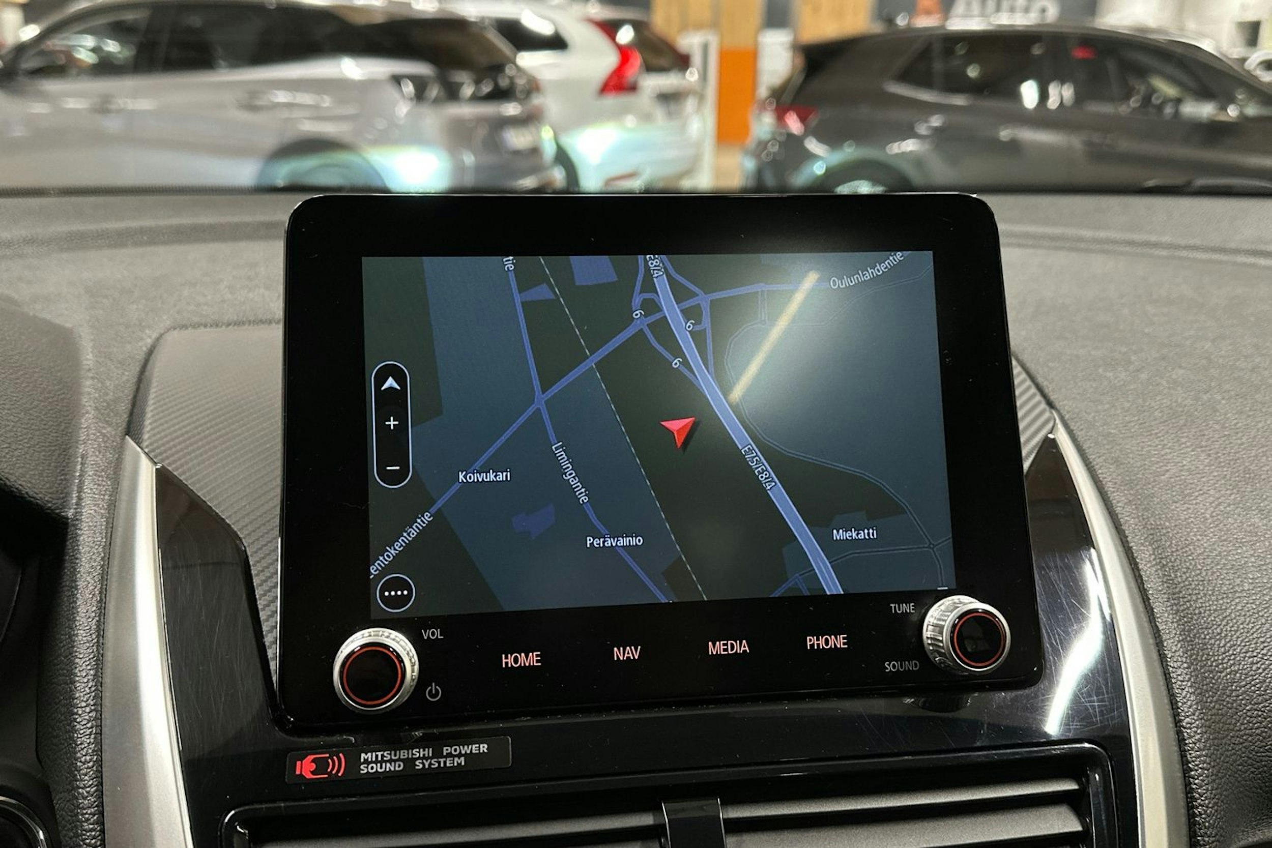 musta Mitsubishi Eclipse Cross 2021 kuva 18.