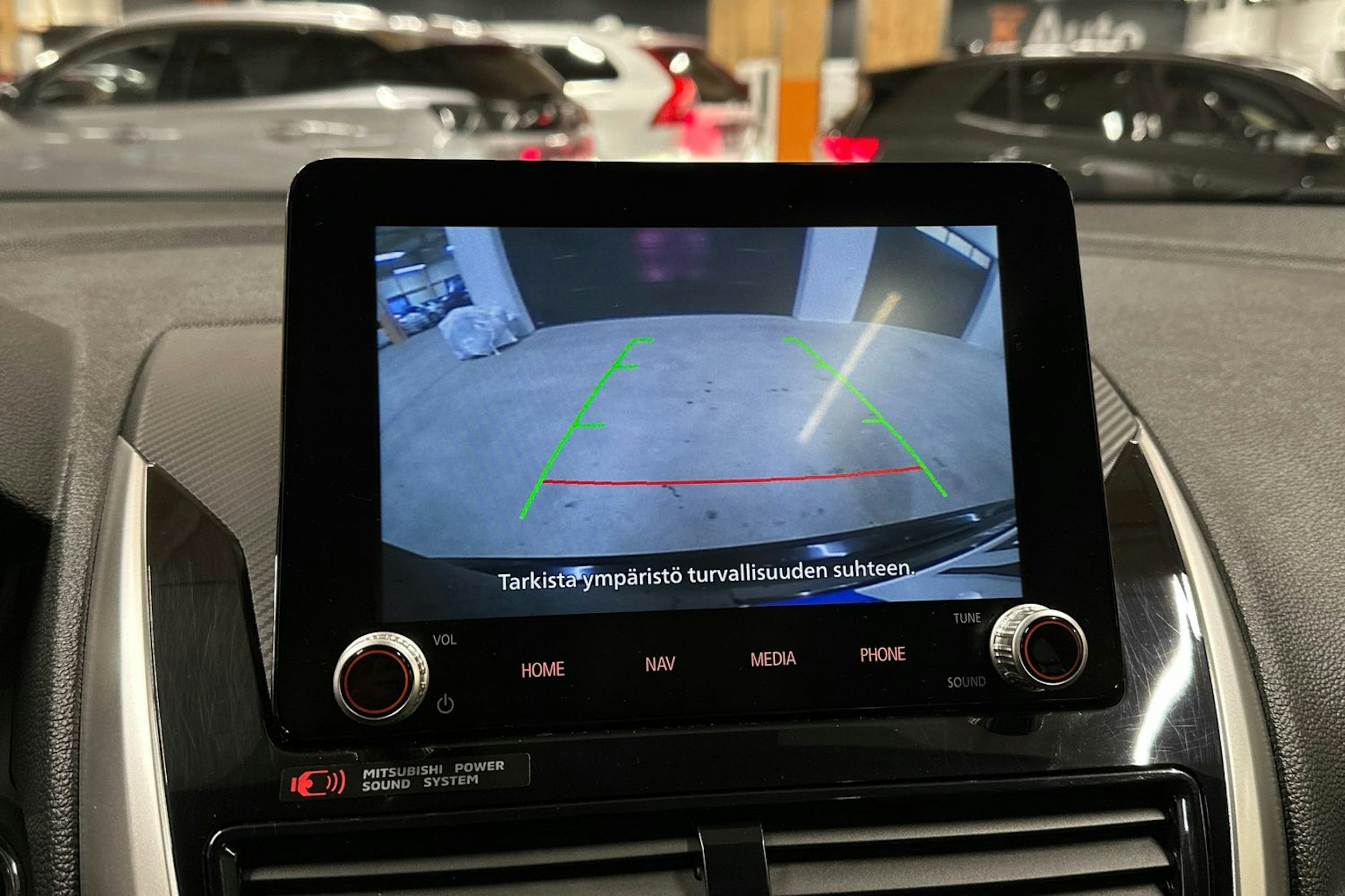 musta Mitsubishi Eclipse Cross 2021 kuva 19.