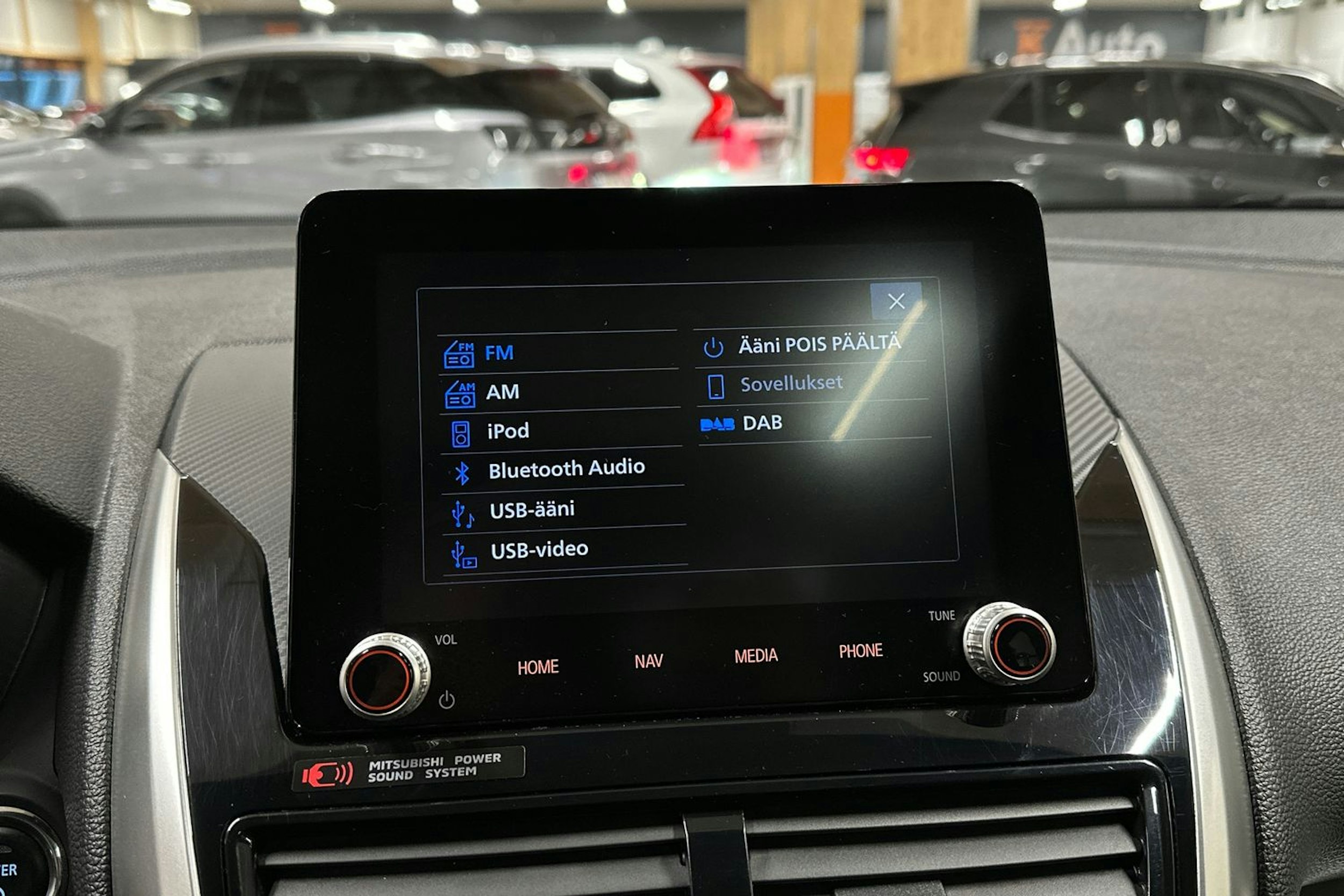 musta Mitsubishi Eclipse Cross 2021 kuva 20.