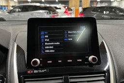 musta Mitsubishi Eclipse Cross 2021 kuva 20.