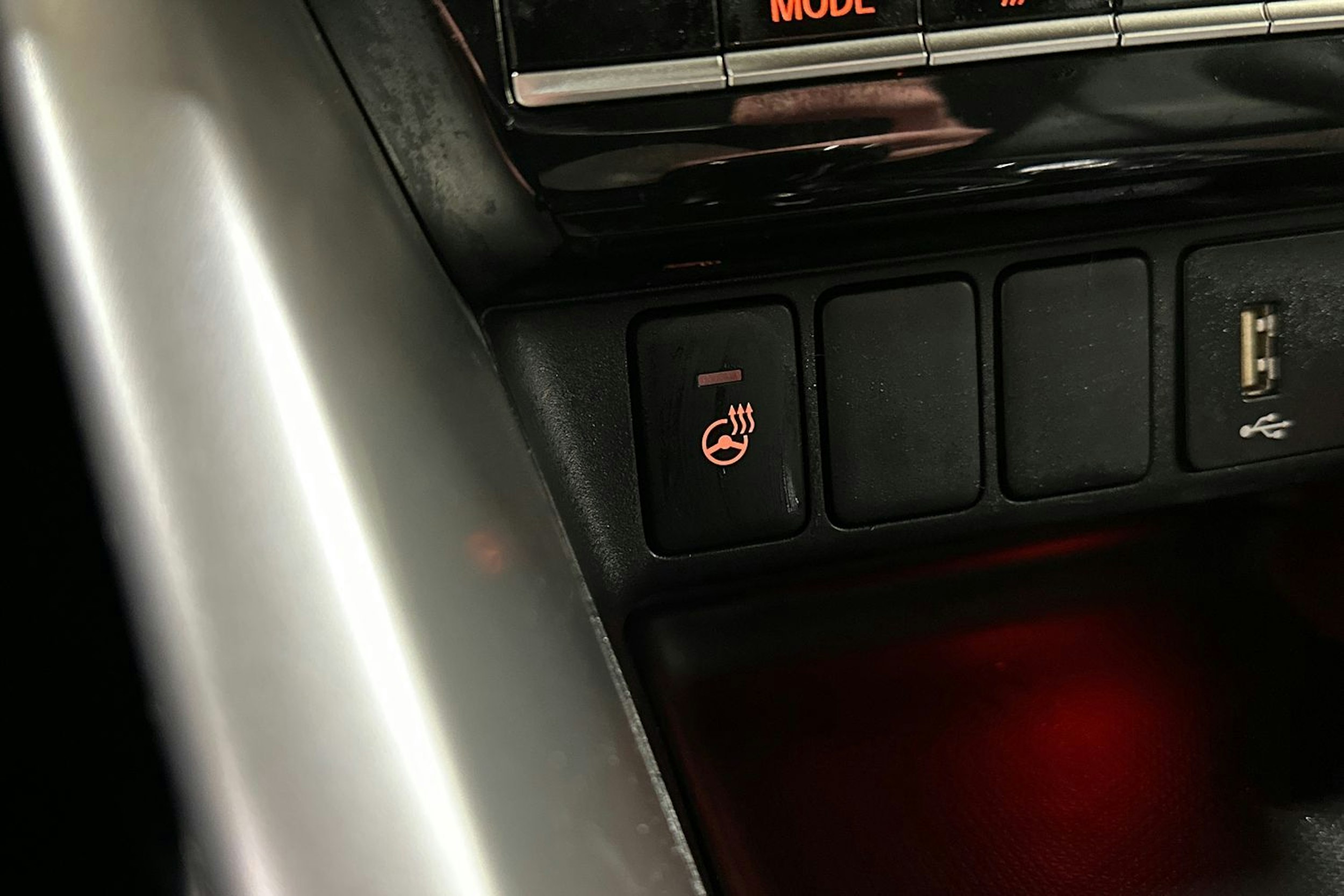 musta Mitsubishi Eclipse Cross 2021 kuva 22.