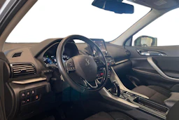 harmaa Mitsubishi Eclipse Cross 2022 kuva 8.