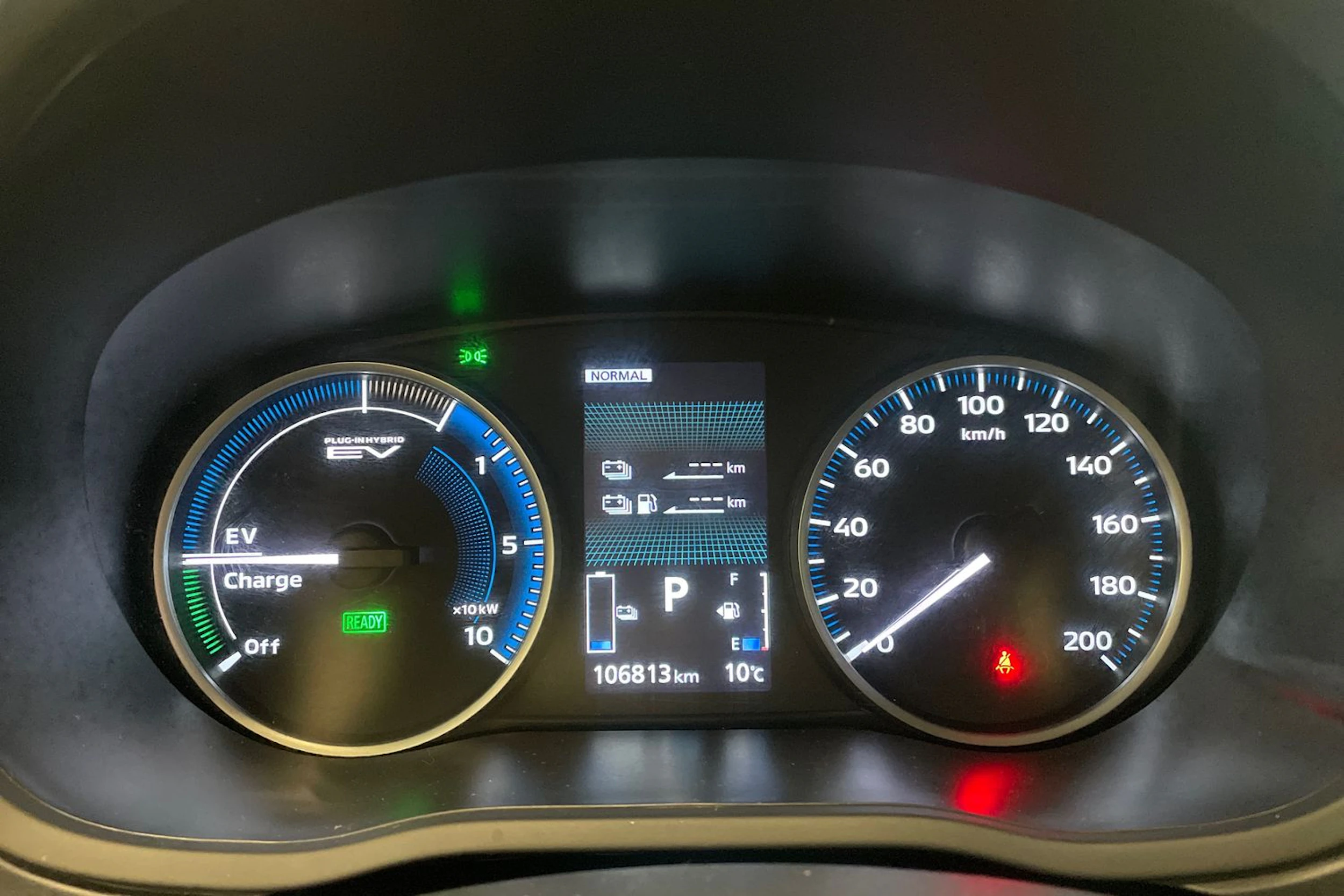 harmaa Mitsubishi Eclipse Cross 2022 kuva 17.