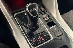 harmaa Mitsubishi Eclipse Cross 2022 kuva 25.