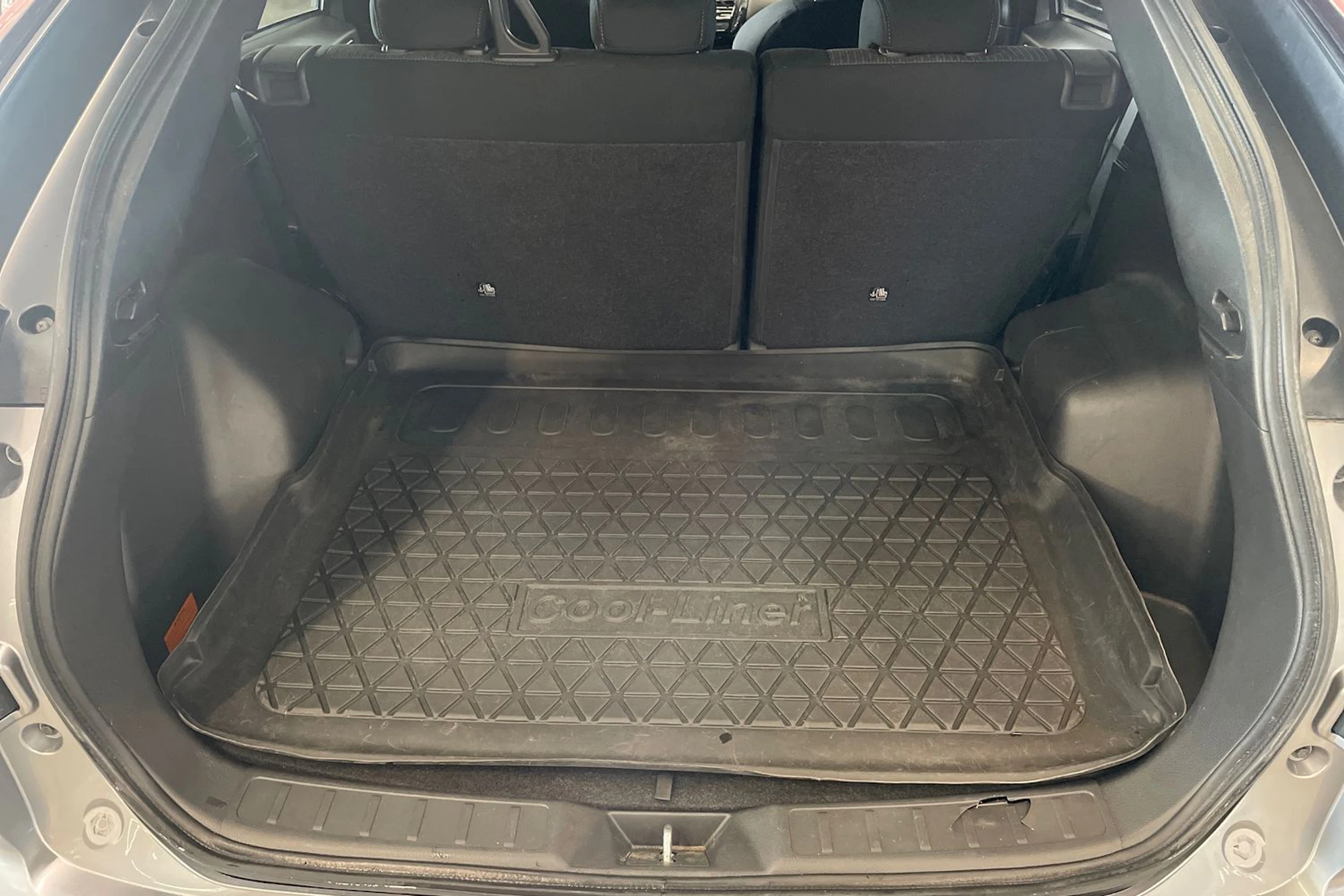 harmaa Mitsubishi Eclipse Cross 2022 kuva 28.