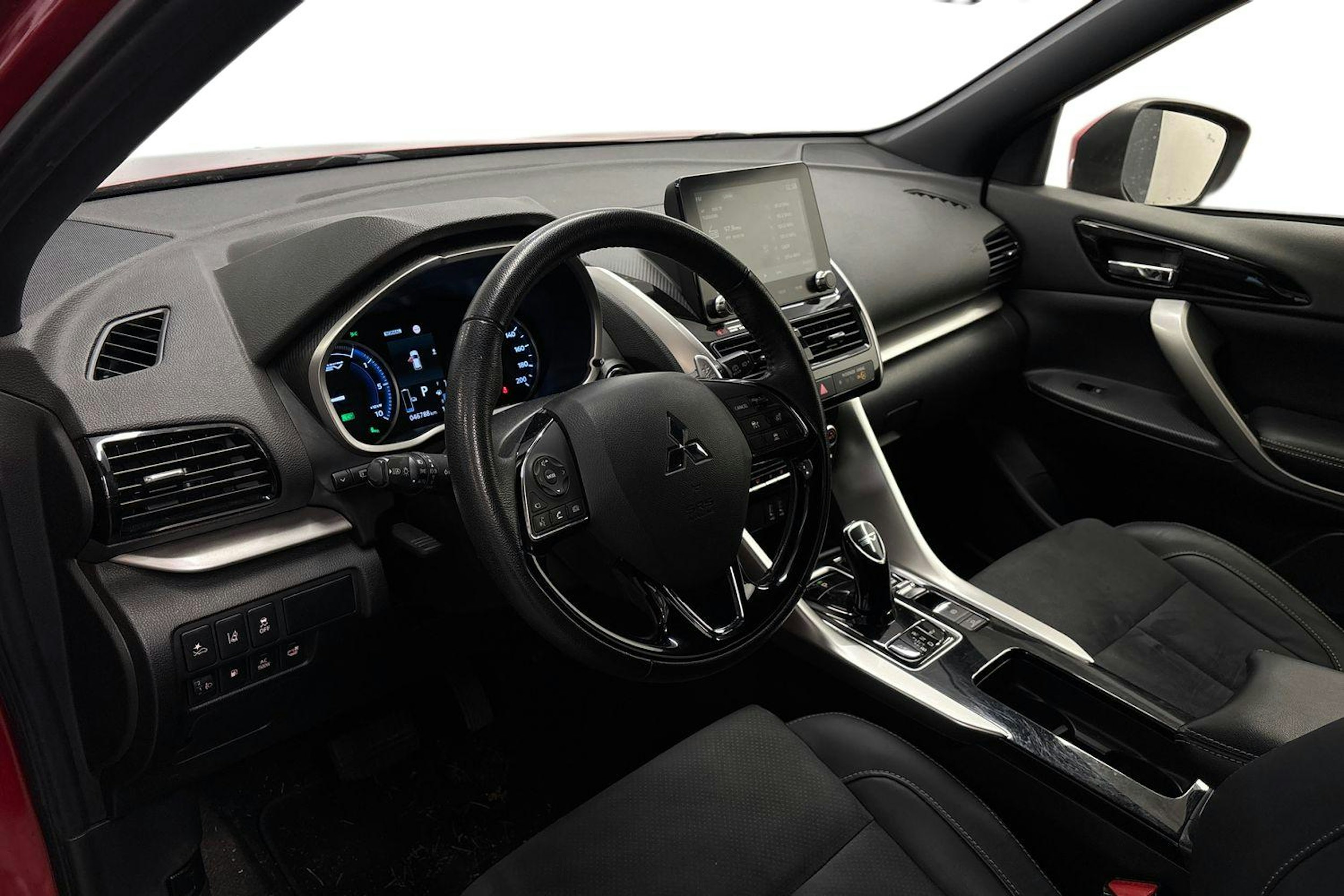 punainen Mitsubishi Eclipse Cross 2022 kuva 3.