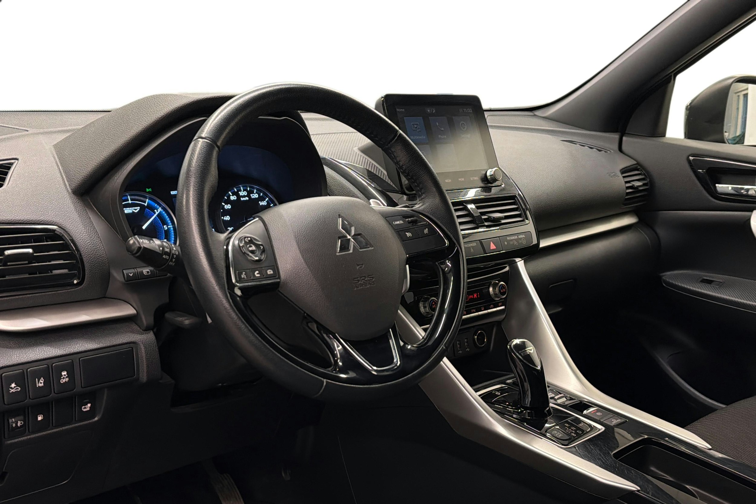 musta Mitsubishi Eclipse Cross 2021 kuva 7.