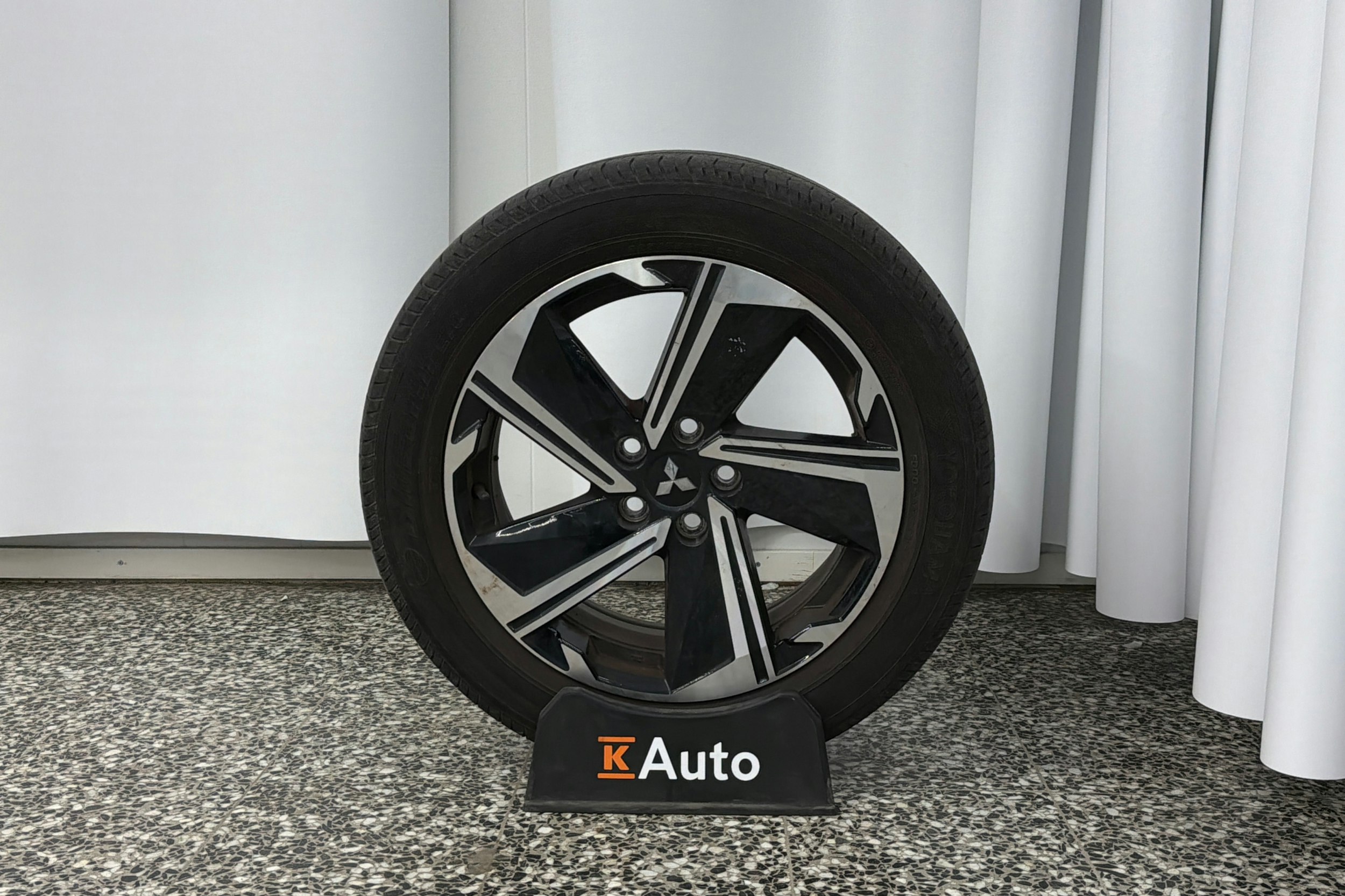 musta Mitsubishi Eclipse Cross 2021 kuva 13.