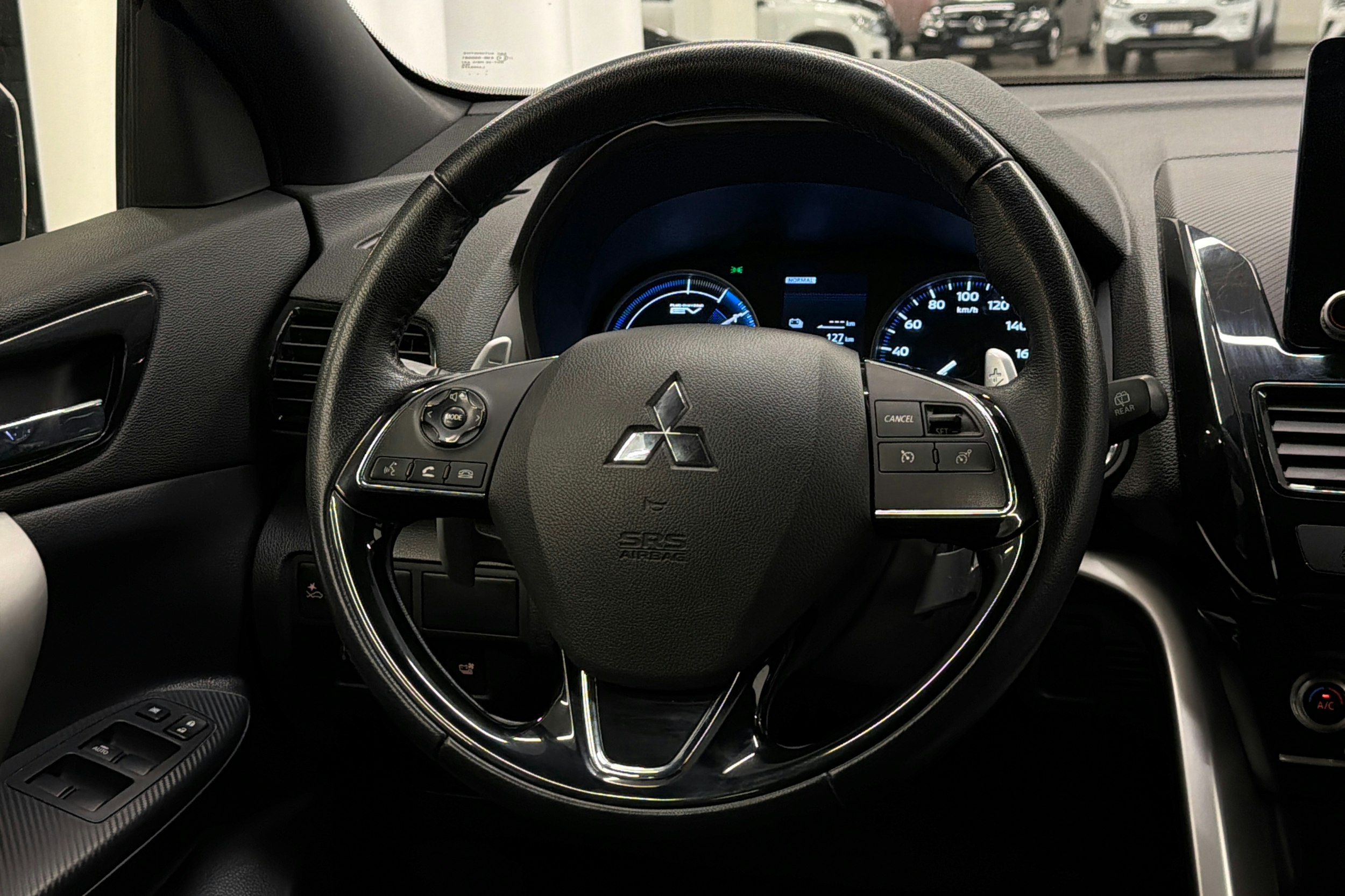 musta Mitsubishi Eclipse Cross 2021 kuva 17.