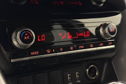 musta Mitsubishi Eclipse Cross 2021 kuva 23.