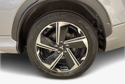 harmaa Mitsubishi Eclipse Cross 2023 kuva 11.
