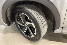 harmaa Mitsubishi Eclipse Cross 2023 kuva 13.