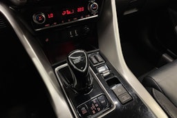 harmaa Mitsubishi Eclipse Cross 2023 kuva 19.