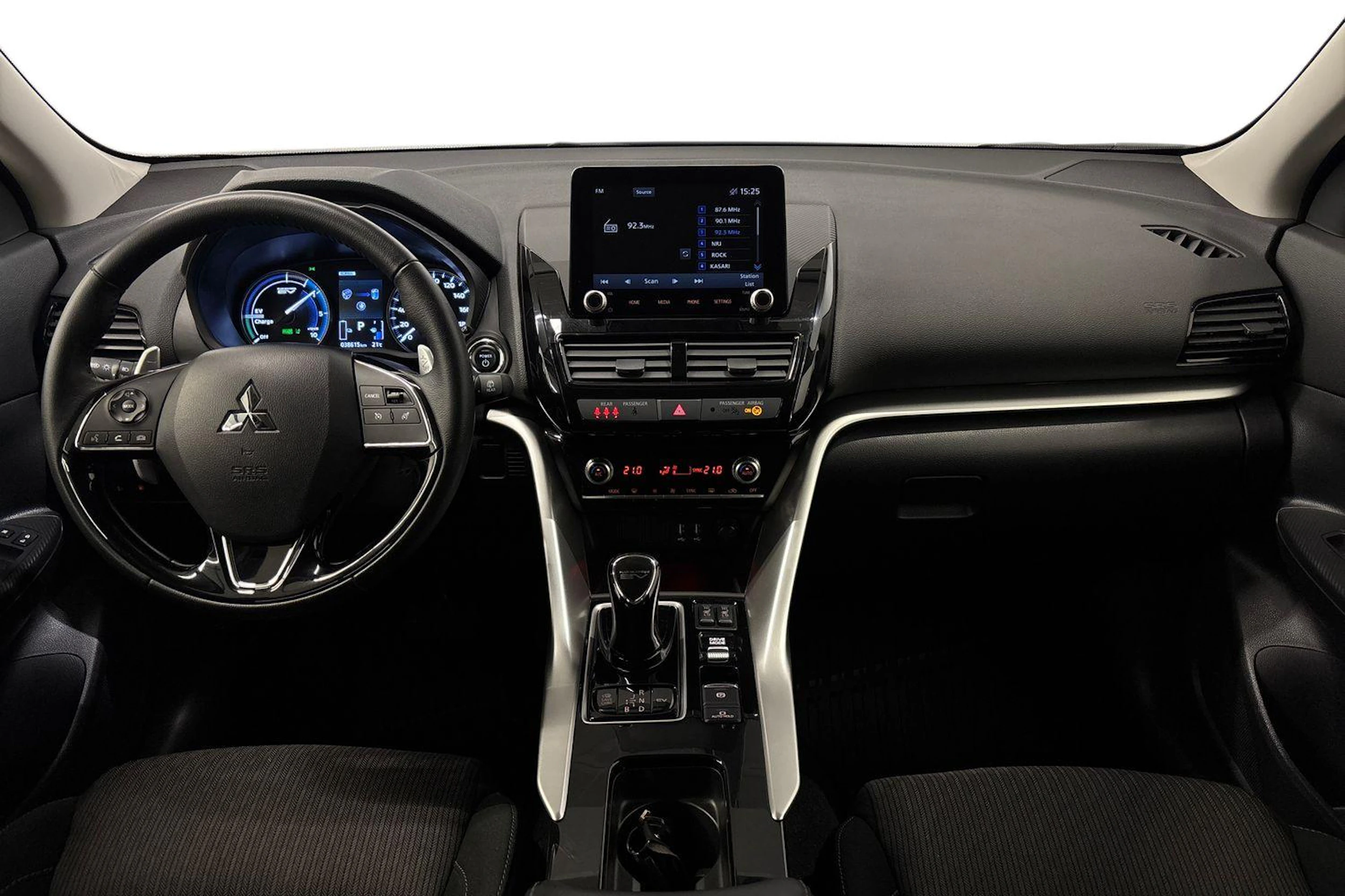 musta Mitsubishi Eclipse Cross 2023 kuva 7.
